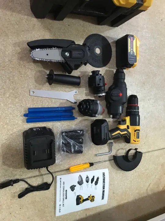 Kit de Ferramentas 4 em 1 - Novo
