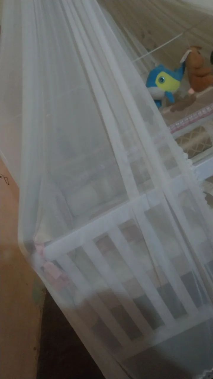 Vendo um berço completo em ótimo estado, o enchoval está completo.. - Foto 4