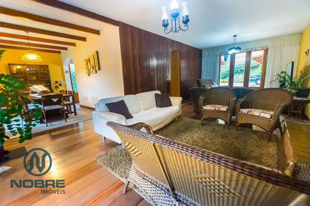Casa com 3 dormitórios à venda, 270 m² por R$ 1.200.000,00 - Bom Retiro - Teresópolis/RJ