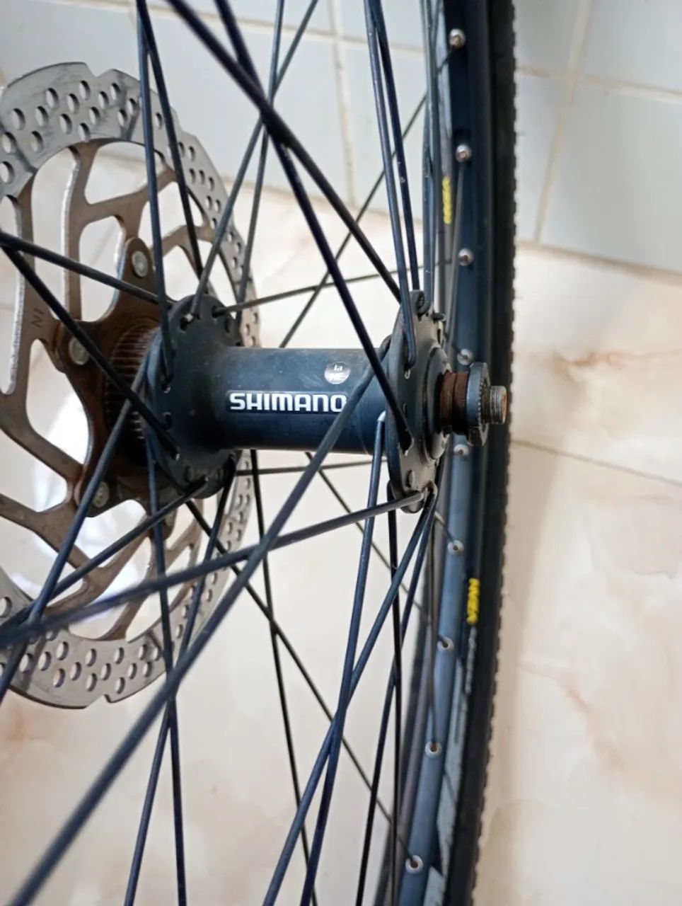 Roda dianteira completa - vzan extreme MTB (com pneu e disco center lock freio hidráulico - Foto 4