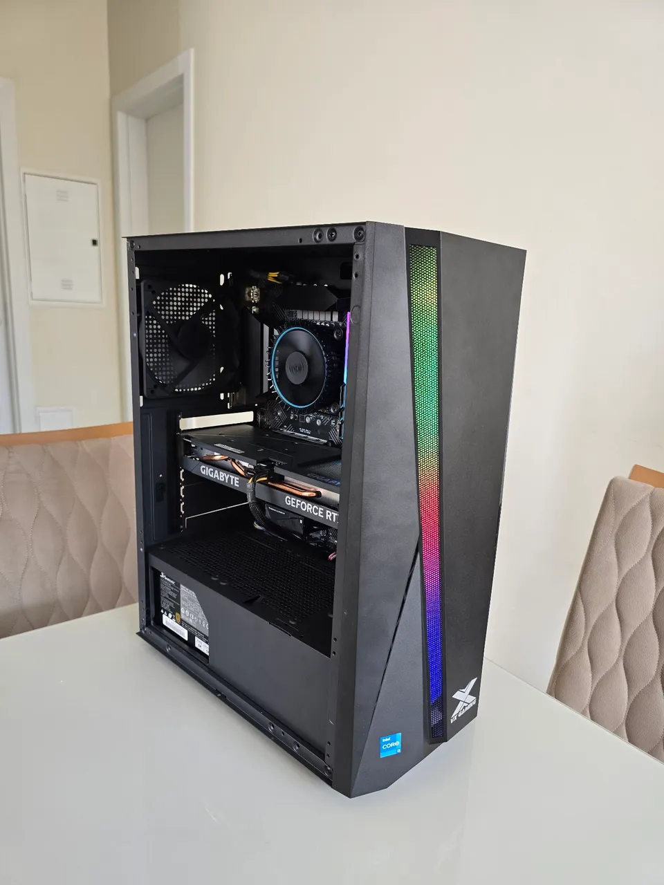 PC Gamer com RTX4060, Intel Core i3