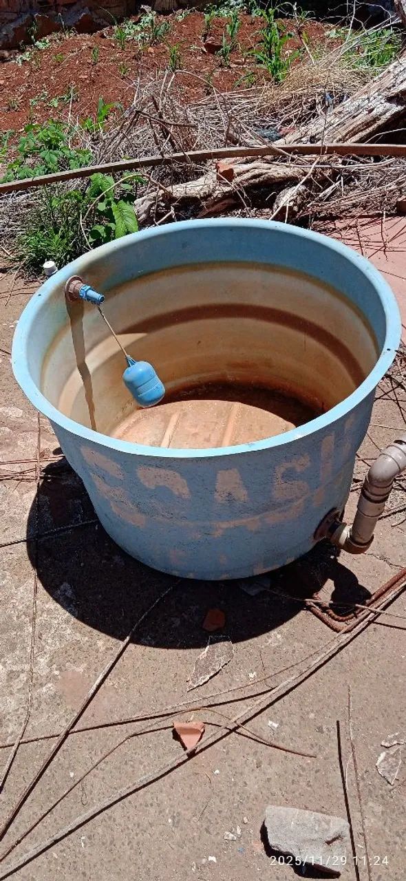 Caixa d'água de 100 lertros com tampa