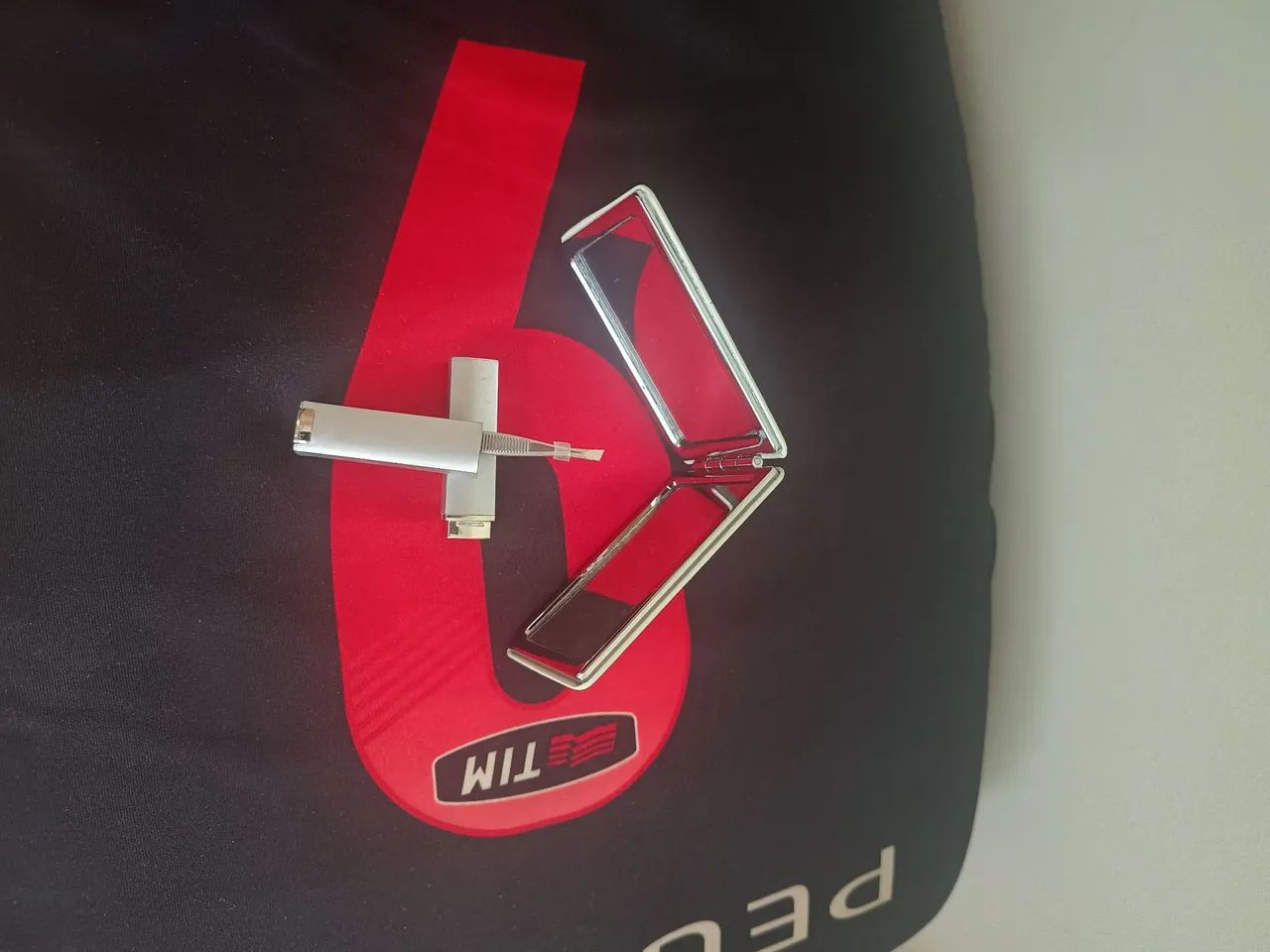 Conjunto de Espelho duplo com Pinça para sombrancelhas - Foto 3