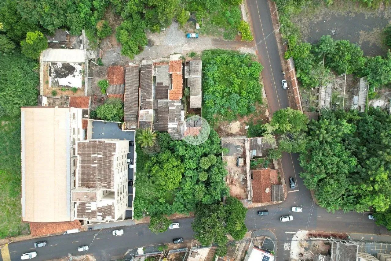 Terreno Uso Misto - 1600m² - Rua Arnaldo Victaliano