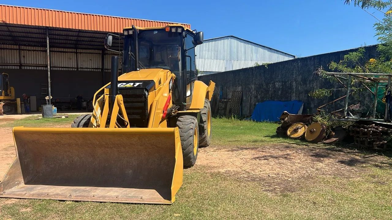 RETROESCAVADEIRA CAT 2016 - Foto 2