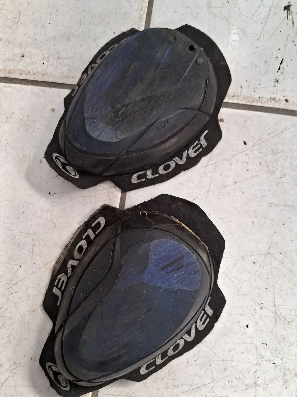 Joelheira,  saboneteiras Clover p/ moto sport Radicais - Foto 2