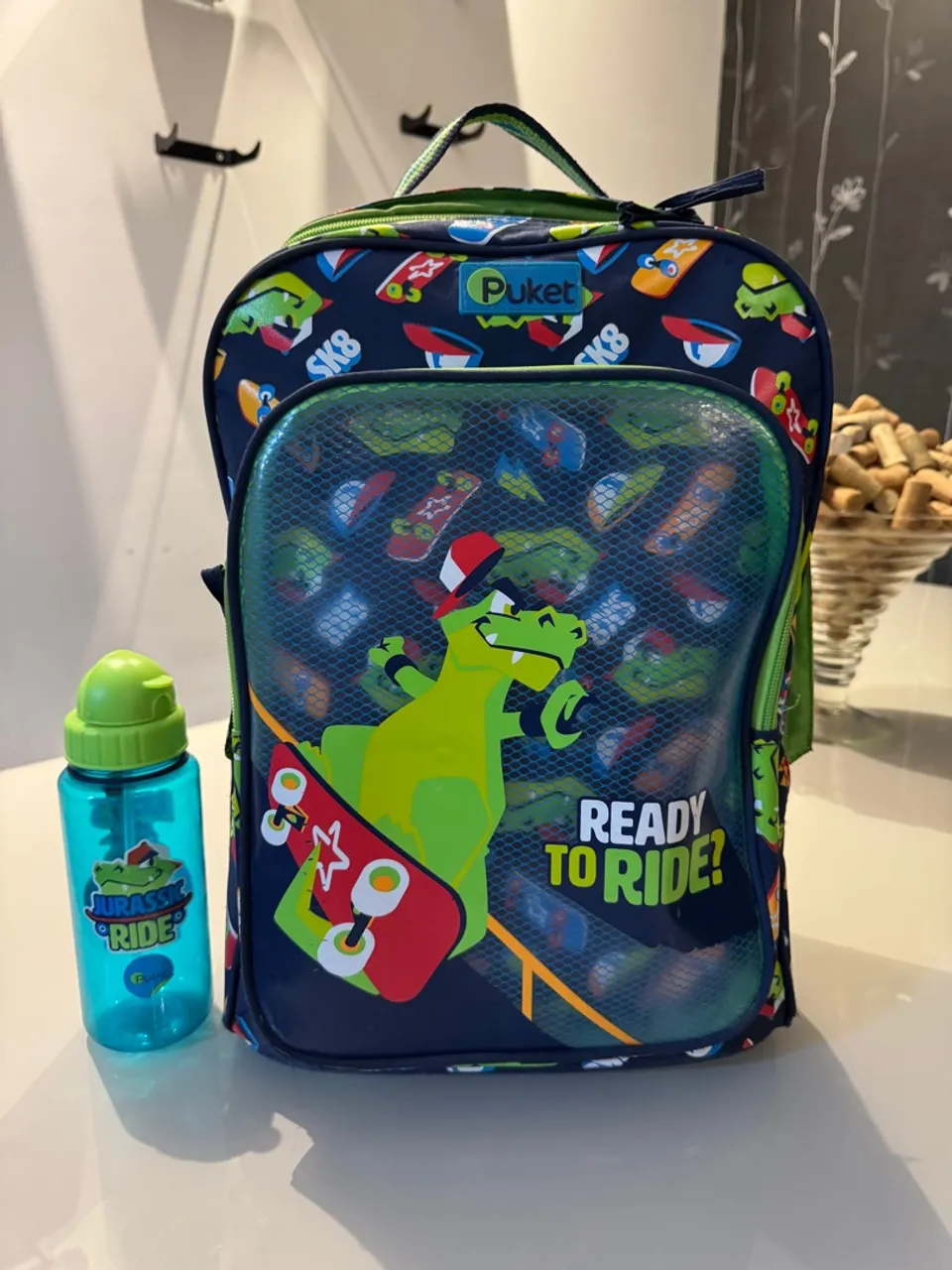 Mochila Infantil Pucket Dinossauro Skate + Garrafa