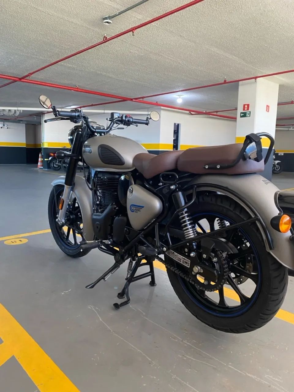 Royal Enfield Classic 350 - Ano 22/23 - Impecável! - Foto 2