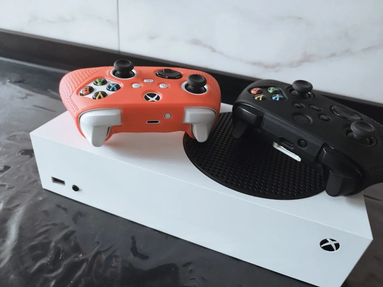 Xbox One Série X/S + 2 Controles