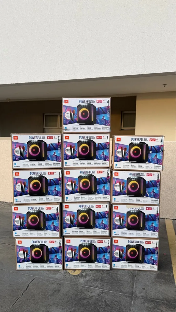 Caixa de Som JBL PartyBox Encore com 2 microfones