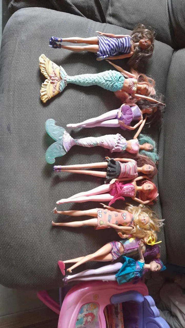 Coleção de bonecas Barbie e sereias