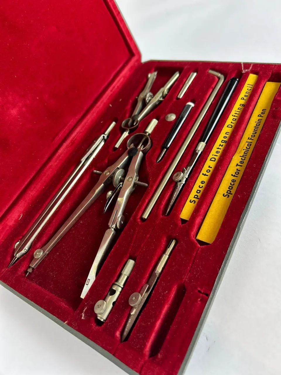 DESENHO TÉCNICO - KIT COMPASSO, ESCALÍMETRO E OUTROS  - Foto 2