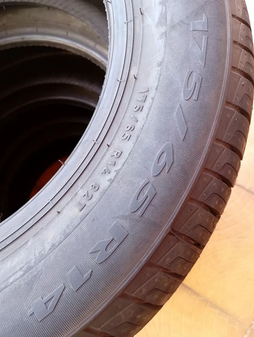 175/65 14 PIRELLI NOVO (375 Cada) - Foto 4