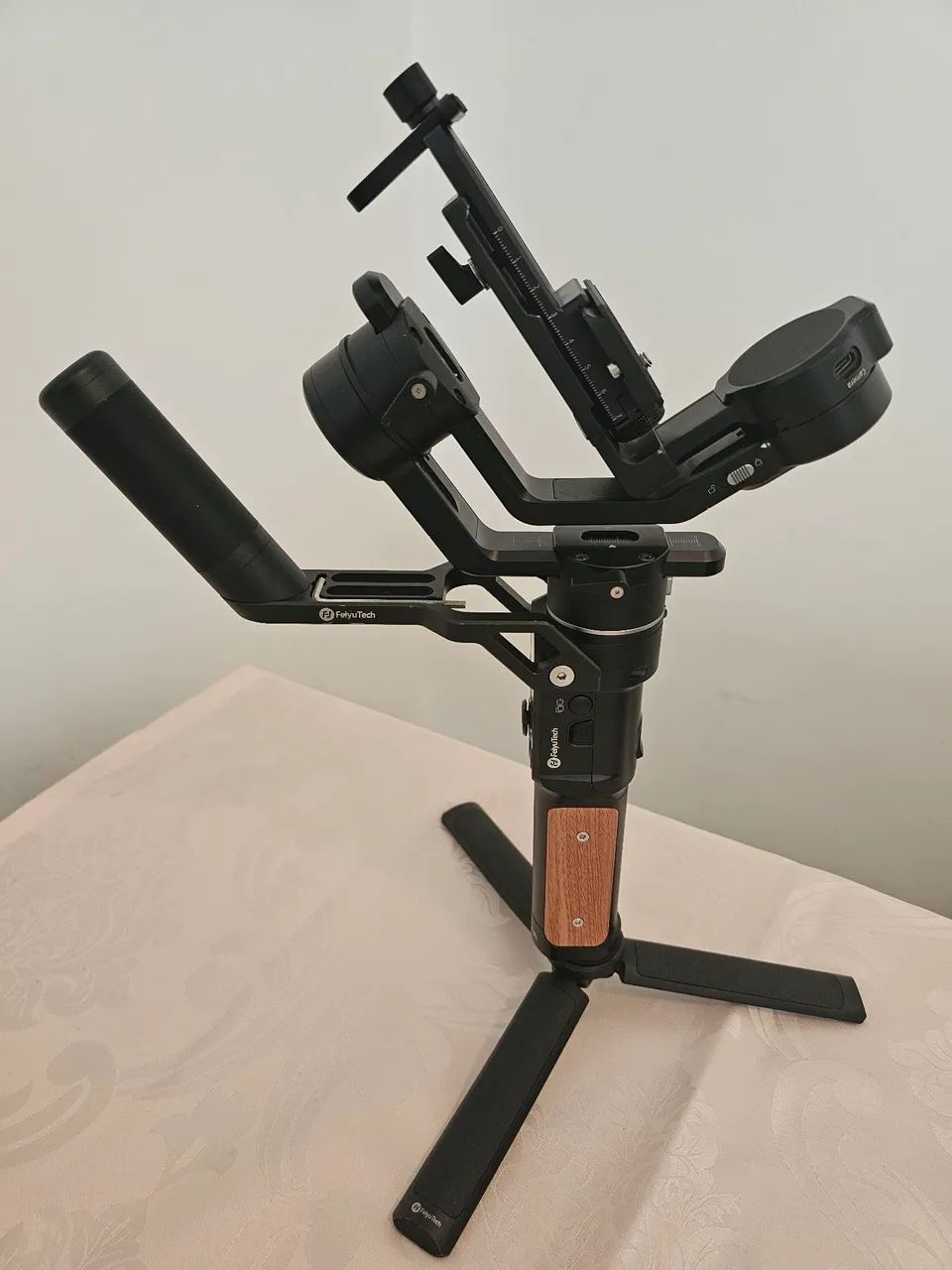 Gimbal Feiyutech AK2000C para câmeras 