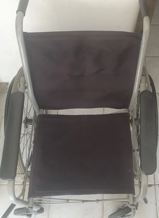 Cadeira de rodas.