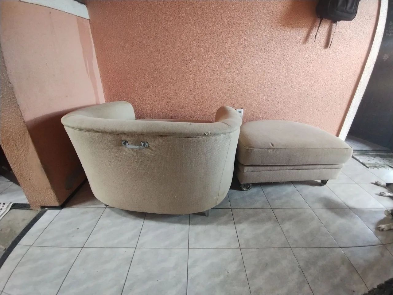 Poltrona com Puff em ótimo estado! - Foto 4