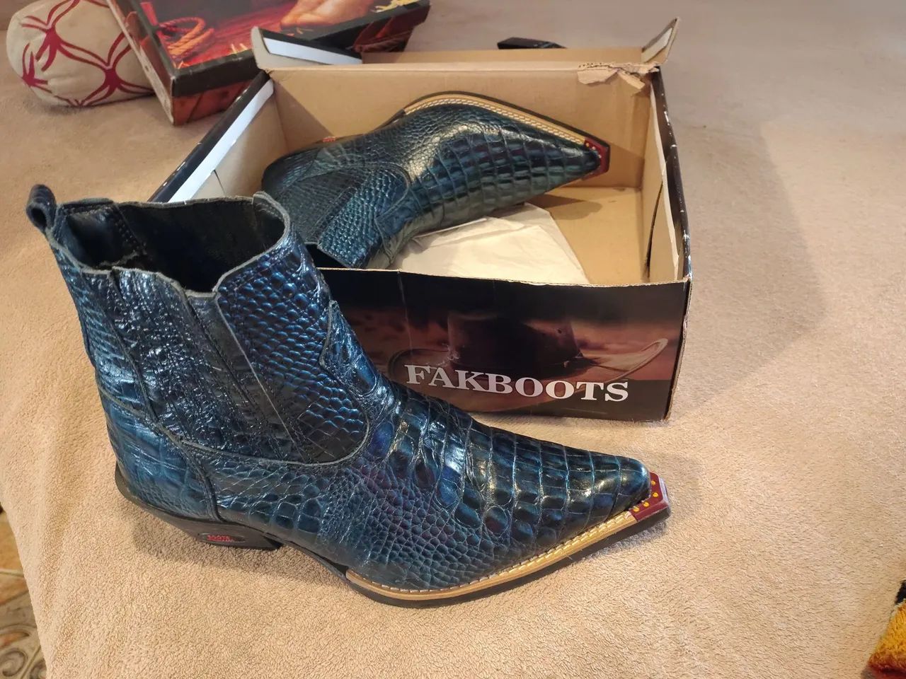 250,00Botas de couro azul exótico - Foto 4