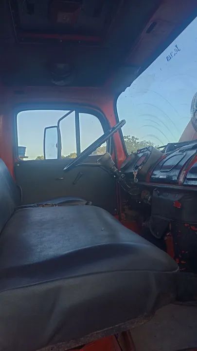 Caminhão Caçamba Mercedes-Benz 1113 - Foto 5