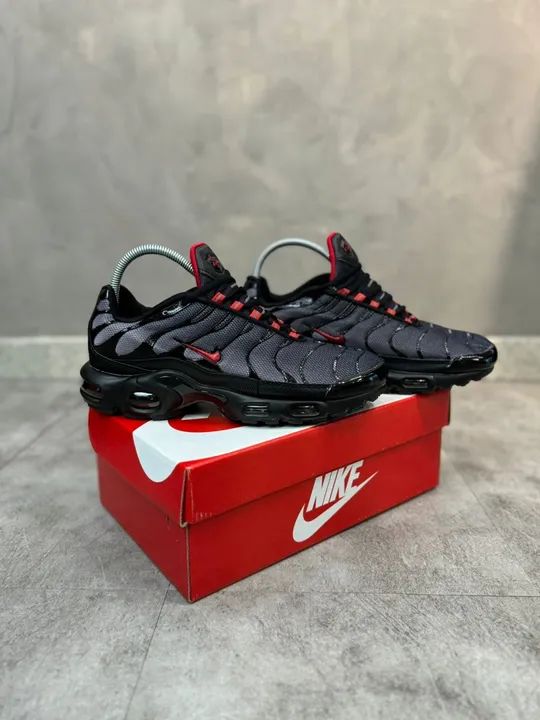 Nike Air Max Plus TN Preto e Vermelho - Foto 2
