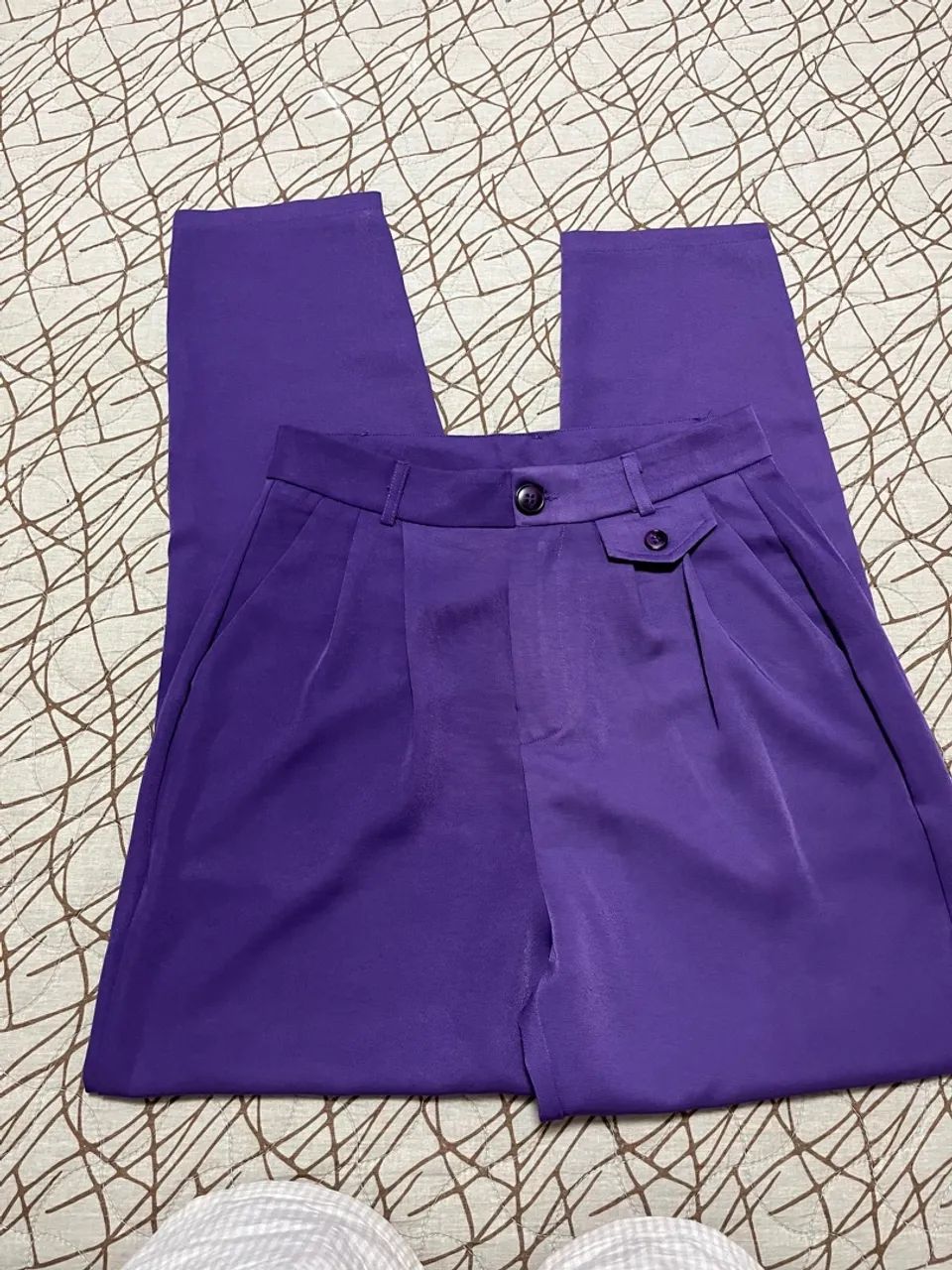 Calça cenoura roxa 