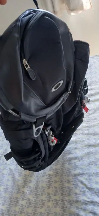 Mochila Oakley para Esportes Radicais - Foto 2
