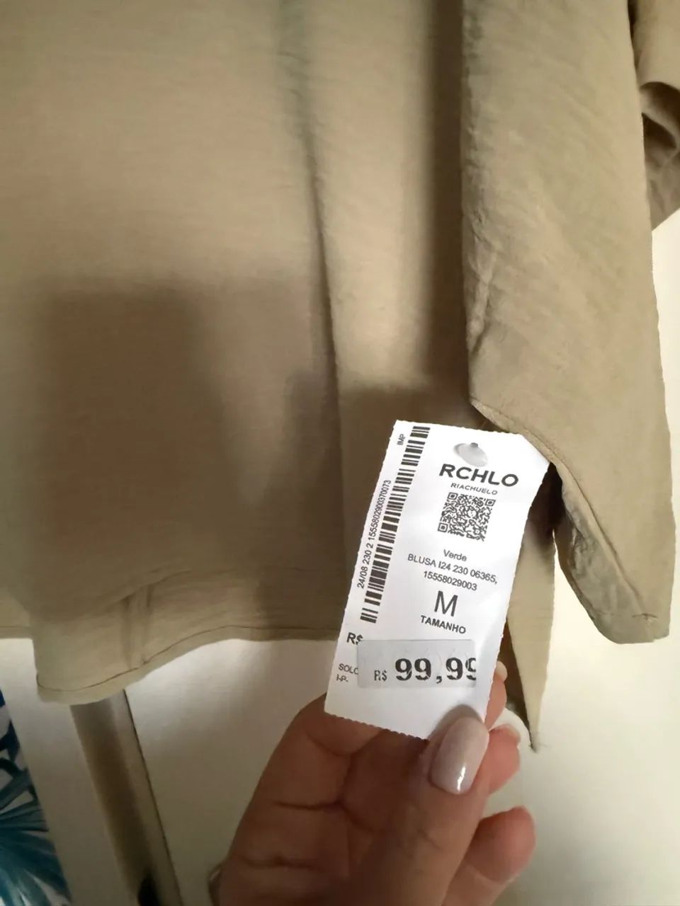 Blusa verde com decote em V - Foto 4