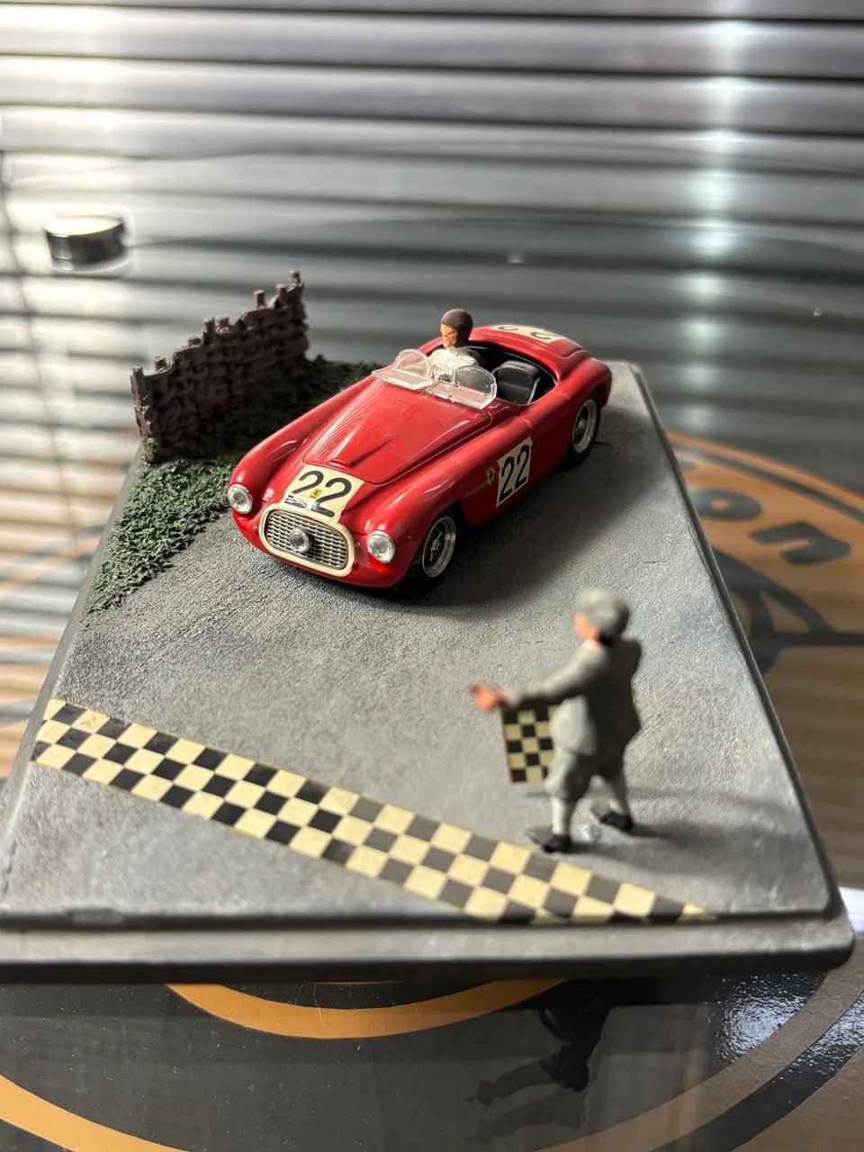 Mini Diorama Ferrari #22 - Art Model 1/43 - Foto 5