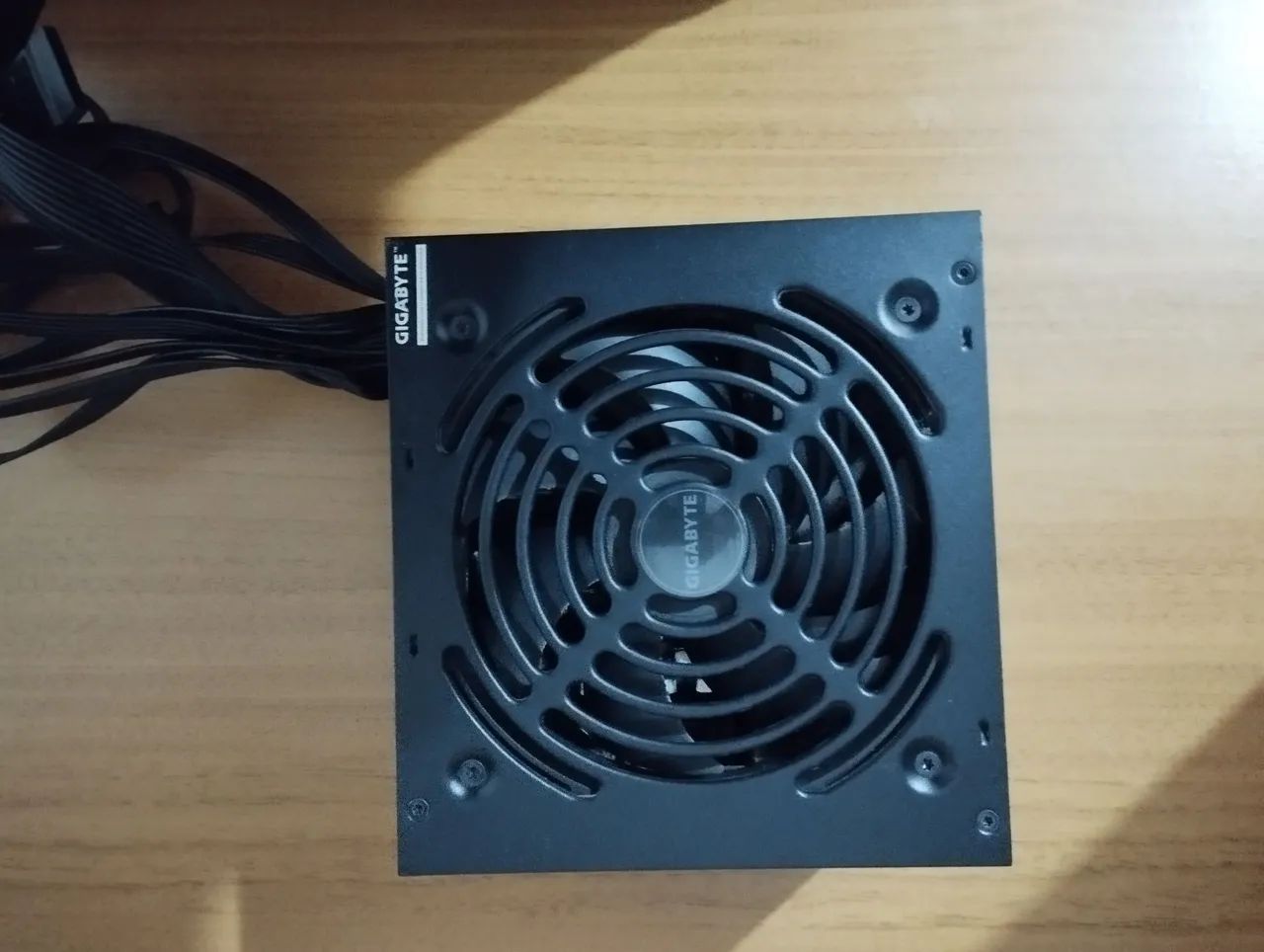 Fonte 450w 80 plus bronze gigabyte - Foto 2