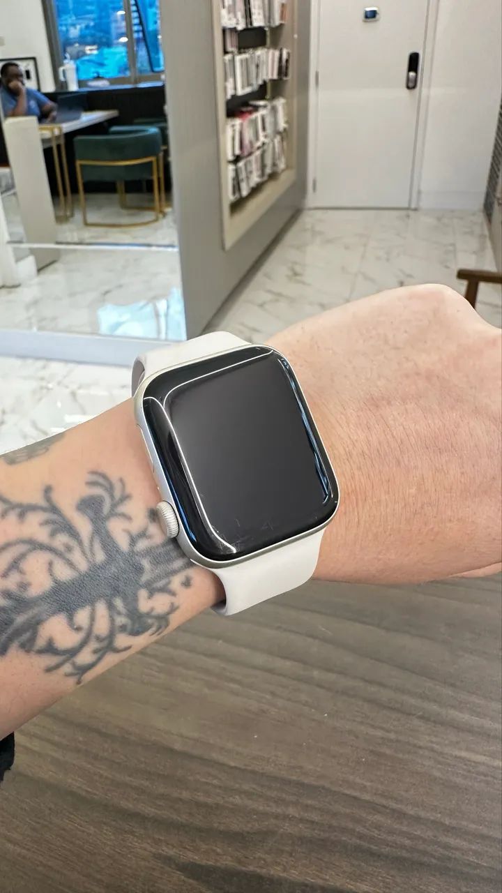 APPLE WATCH SE 2 44MM BATERIA 100% STARLIGHT SEMINOVO / LOJA FÍSICA  - Foto 2