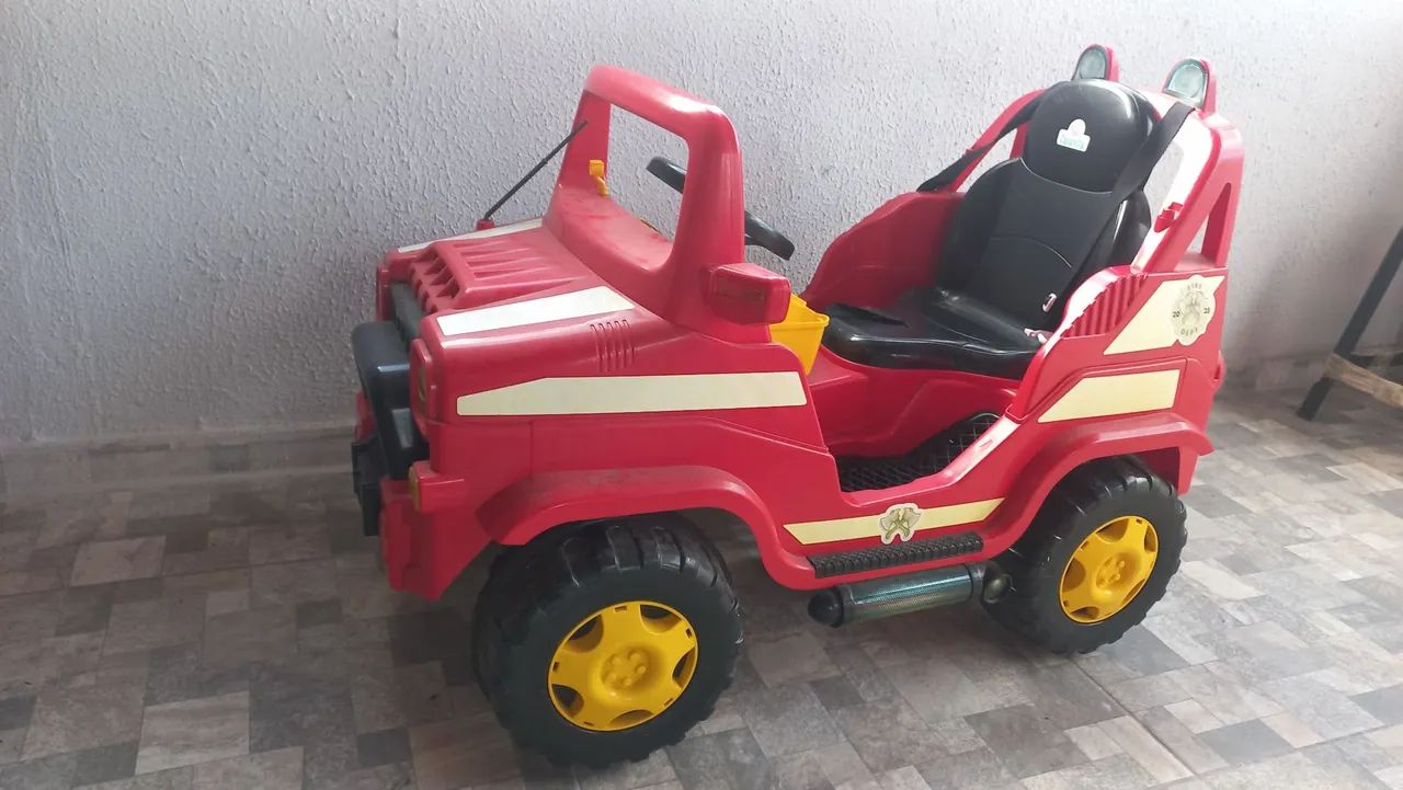 Carrinho de Bombeiro com pedal - Foto 3