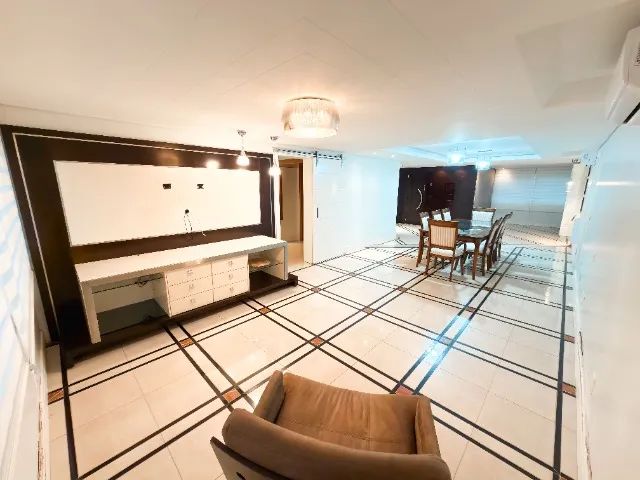 Amplo apartamento no centro de Cascavel