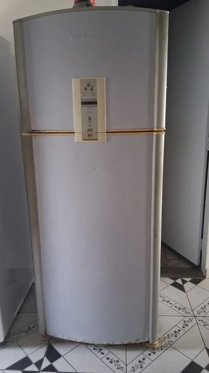 Geladeira com defeito - Foto 3
