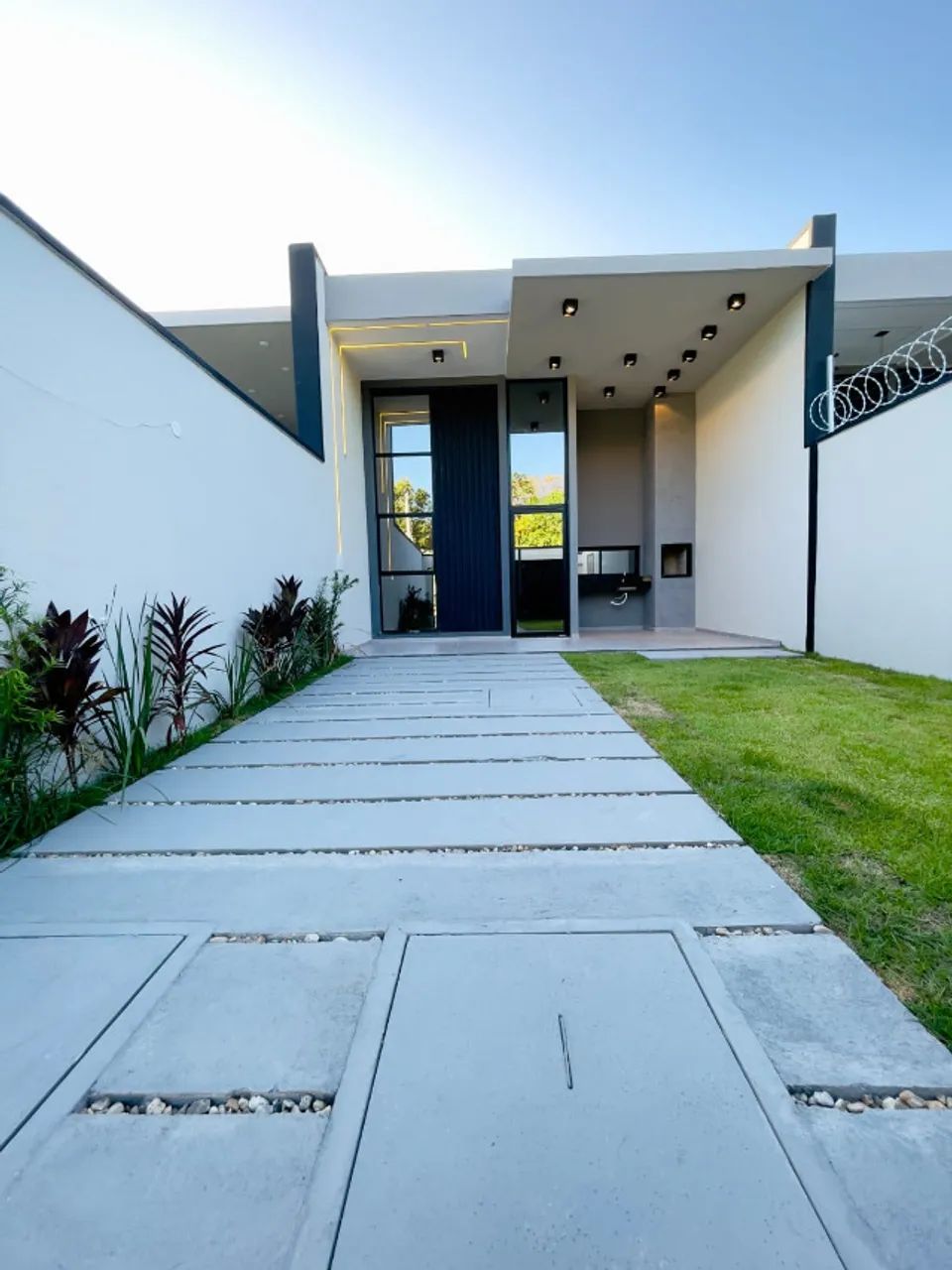 Casa  com três suítes no Eusébio  - 104m²