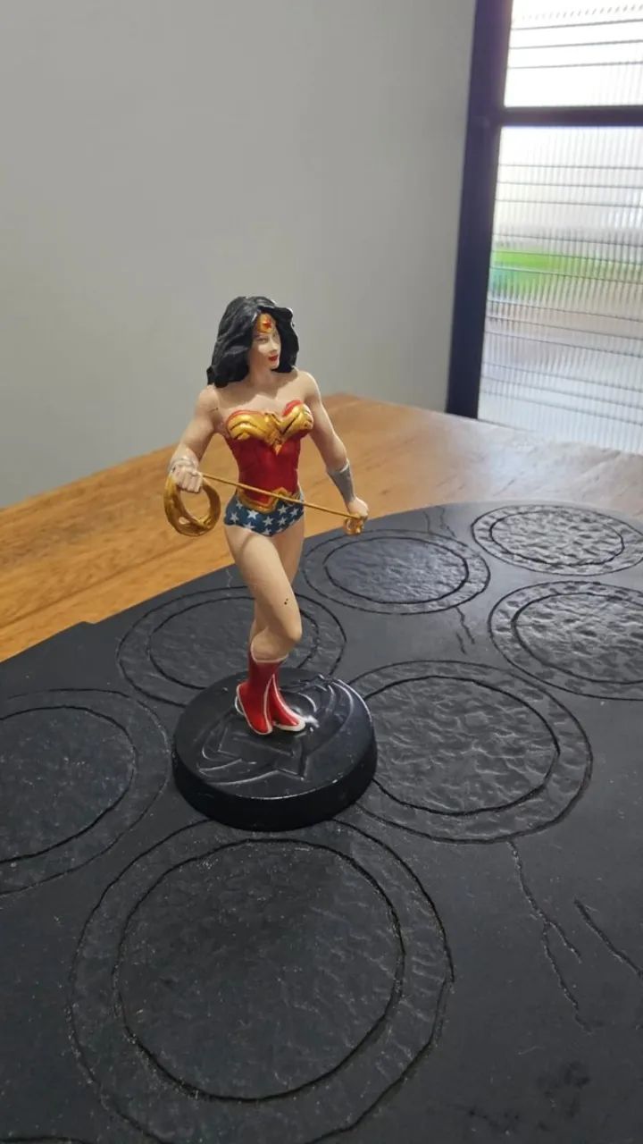 Miniaturas Eaglemoss DC COMICS - MULHER MARAVILHA - Foto 4