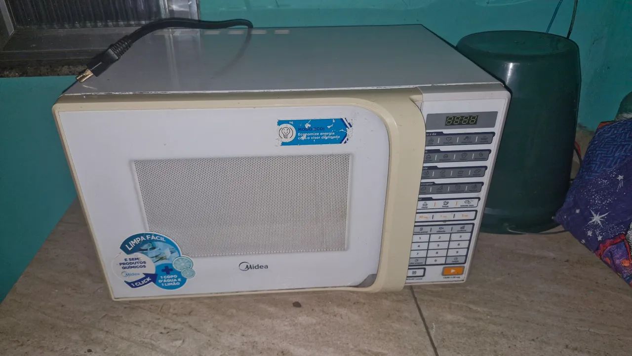 Micro-ondas midea 35 litros em perfeito estado