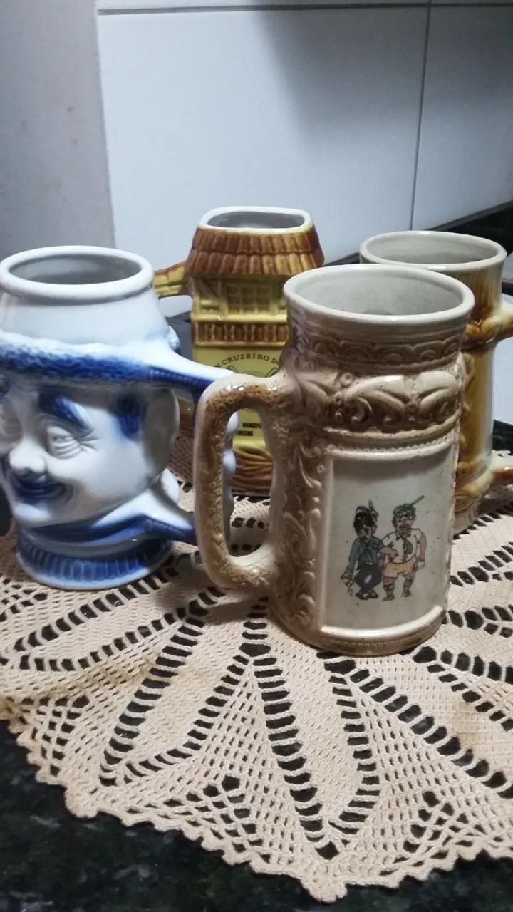 Vendo Jogo de Canecas Antigas
