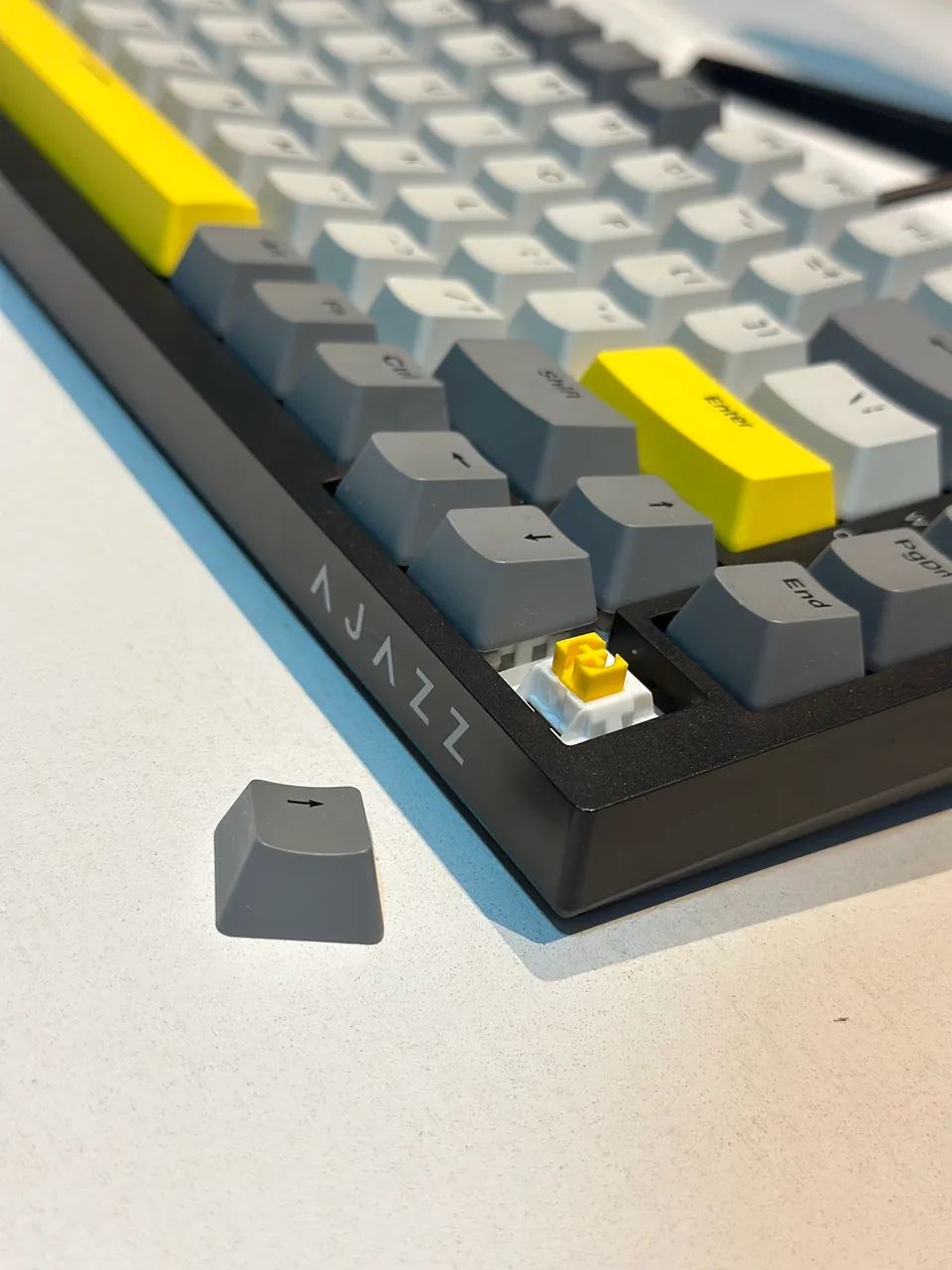 Teclado AJAZZ AK820 | Switch Yellow Mecânico + Caixa - Foto 2