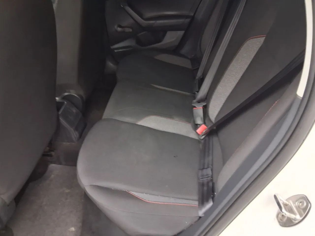 Volkswagen Polo Track 1.0 Flex 12V 5p, foto 17 de 18