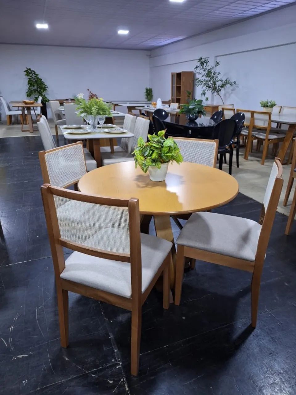 Mesa de Jantar com 4 cadeiras Redonda 1.00x1.00 - Foto 4