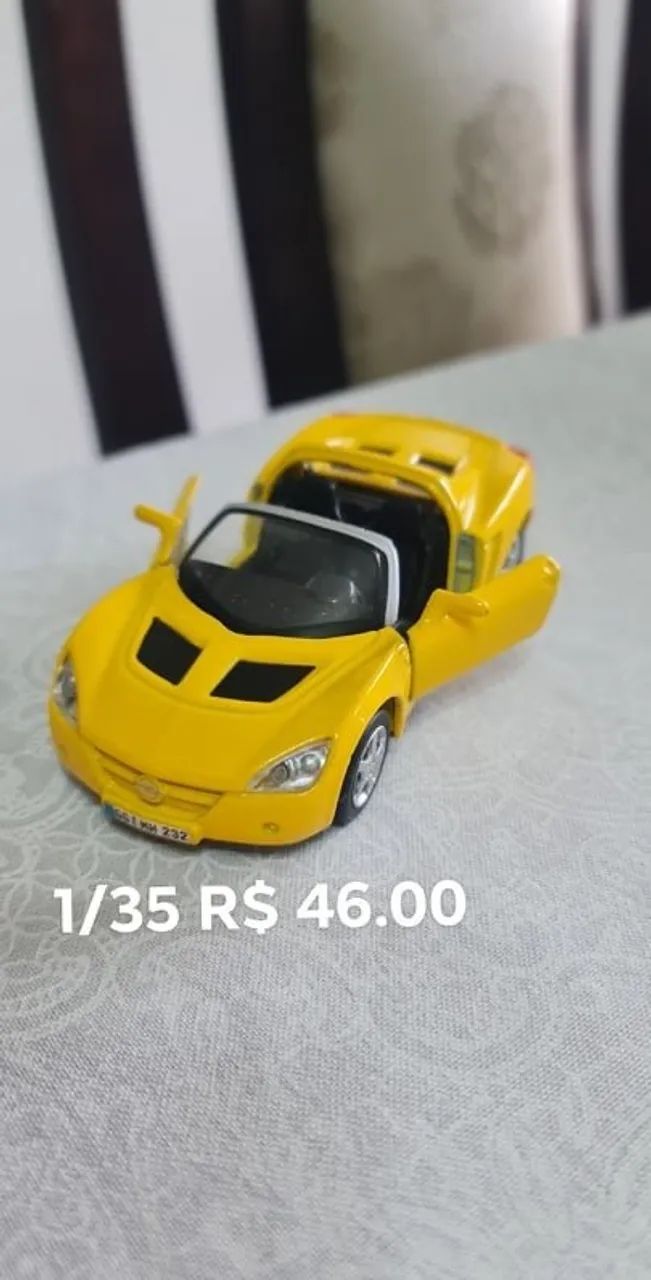 Opel Speedster - Maisto - Escala 1/35