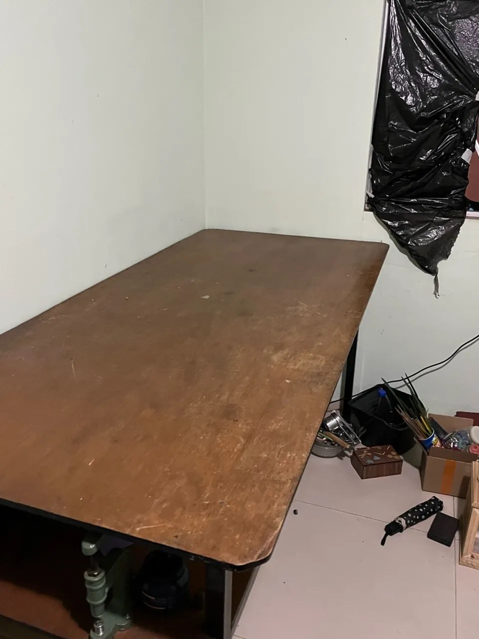 Mesa de madeira, duas divisorias - Foto 3