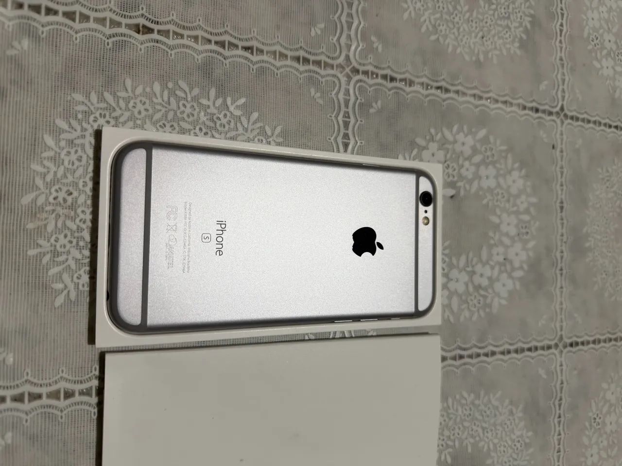 iPhone 6s sem detalhes muito novo 