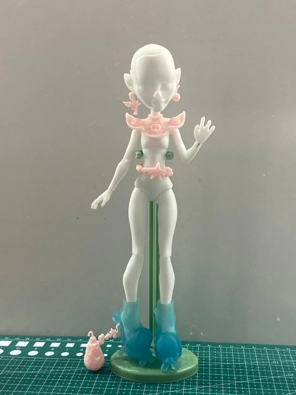 Shorty Skullector - Monster High Boneca Custom Base