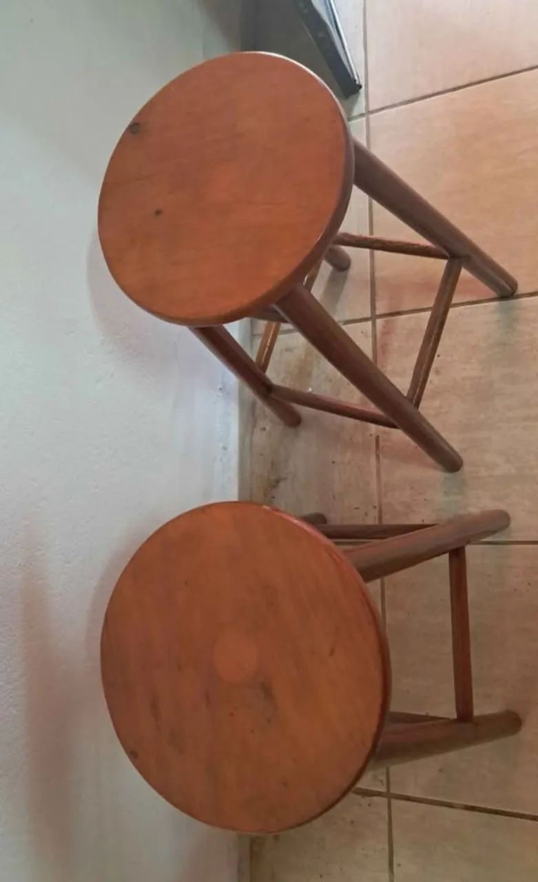 2 Banquetas Com 71 Centímetros De Altura  - Foto 2