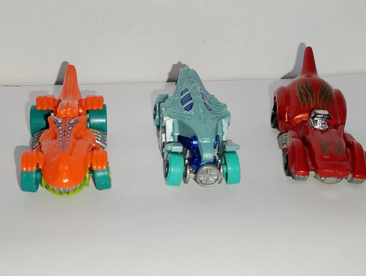 3 carrinhos  Hot Wheels