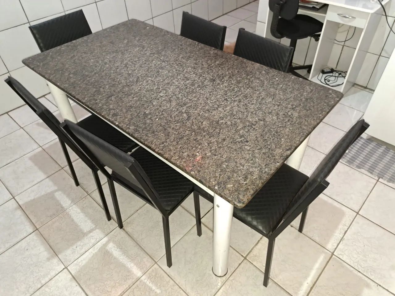 Mesa de jantar cm seis cadeiras  - Foto 4