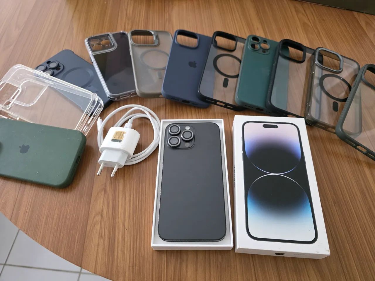 iPhone 14 Pro Max 256GB impecável com caixa, carregador e 11 cases - Foto 2