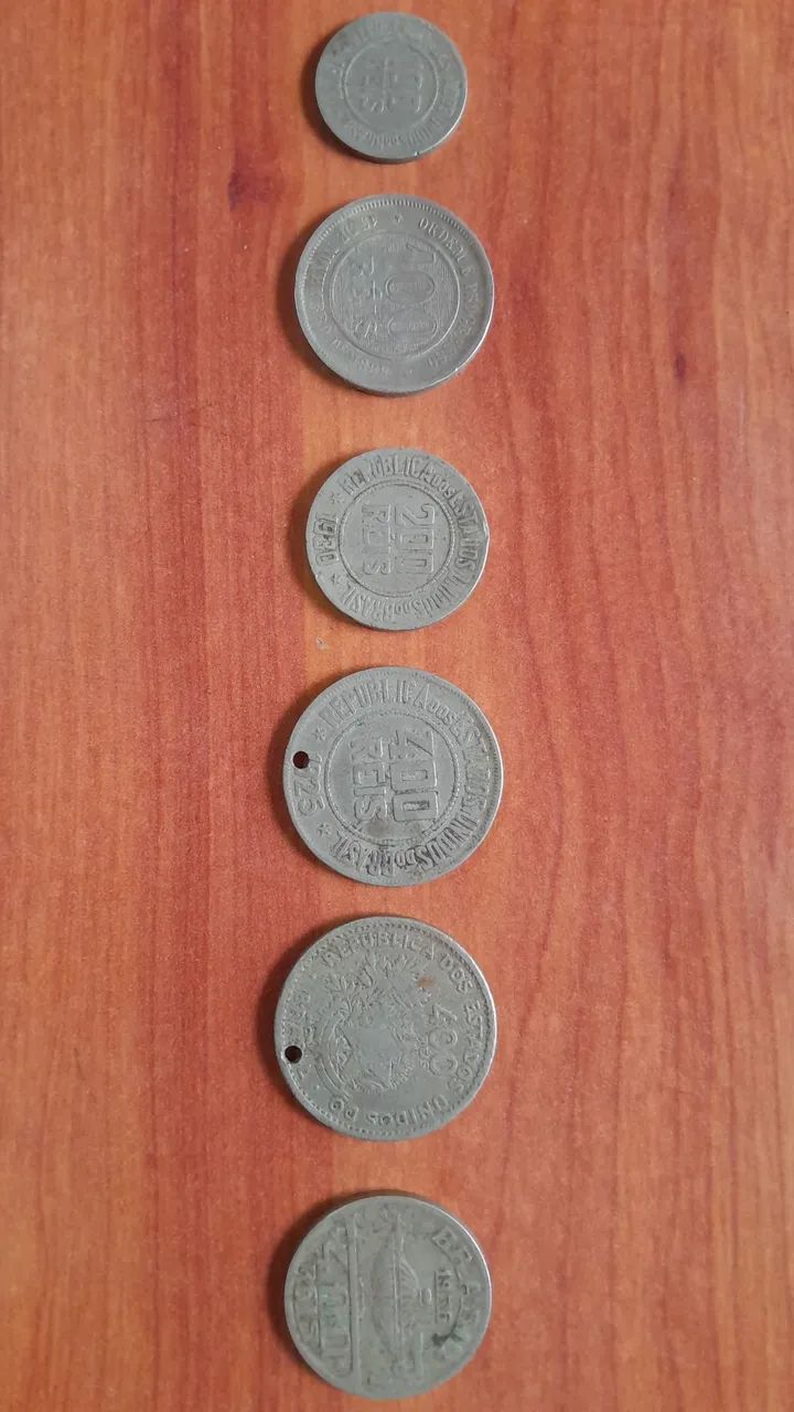 Moedas e cédulas antigas