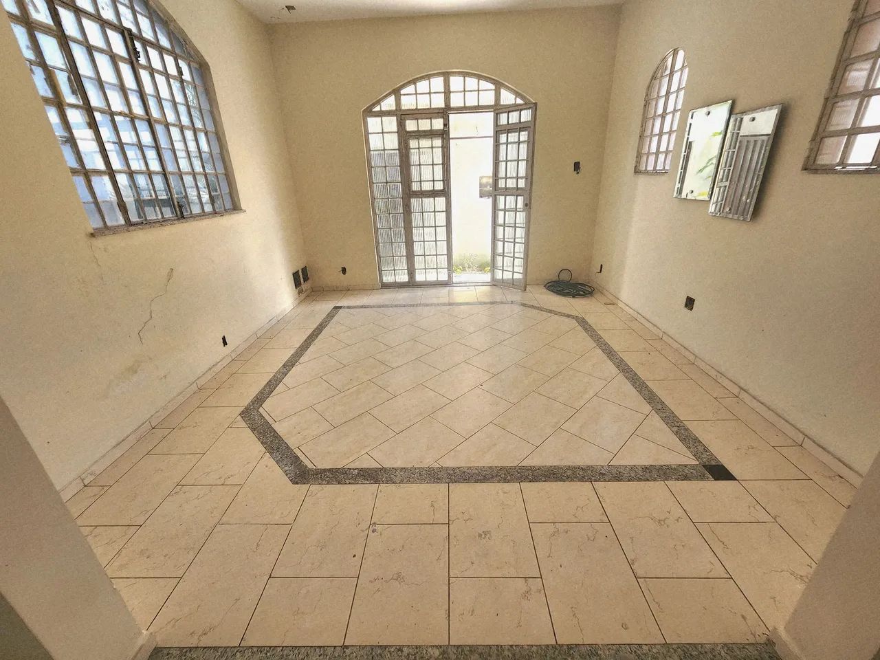 VENDO CASA COM TERRAÇO PROXIMO AO HANGAR - Foto 4