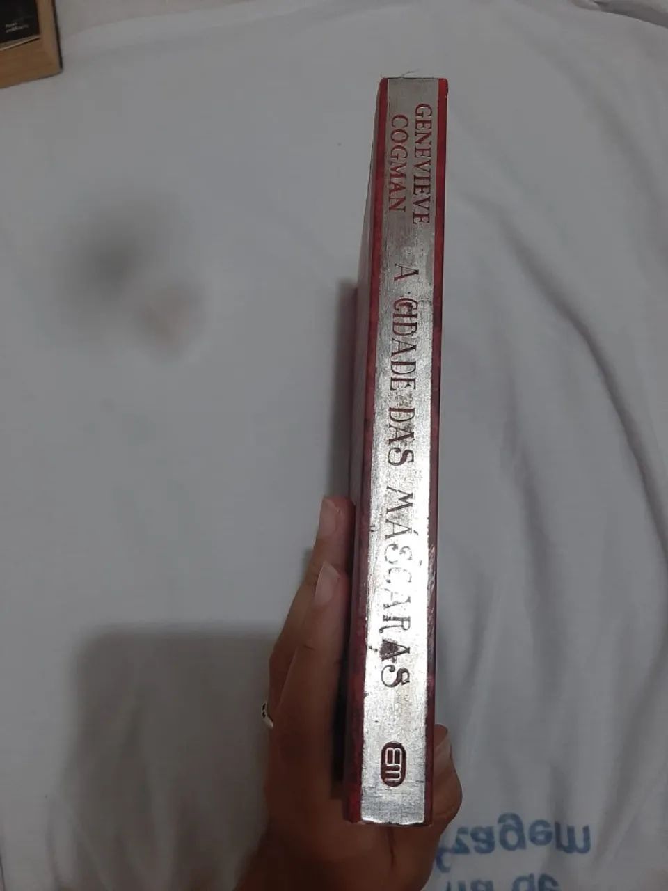 Livro "A cidade das mascaras"  - Foto 4